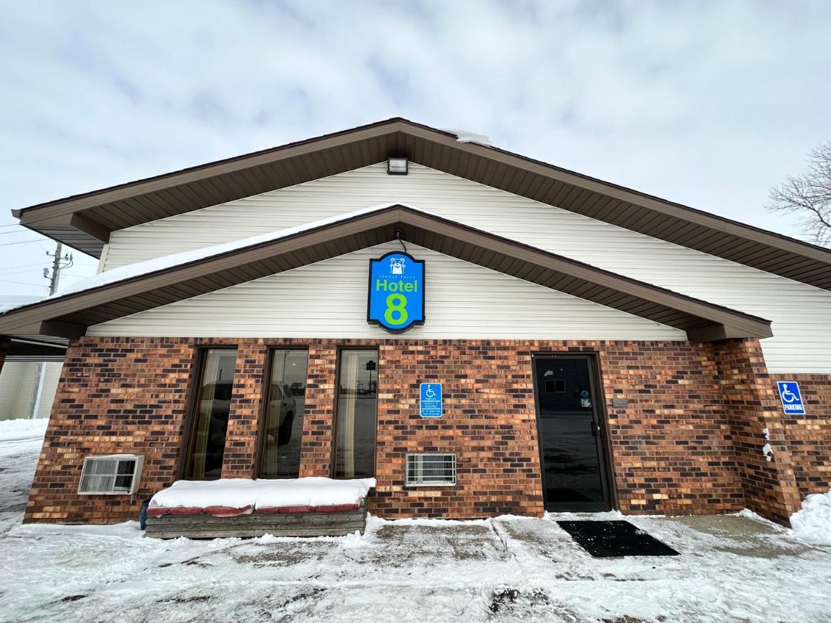 Hotel 8 Fergus Falls Екстер'єр фото