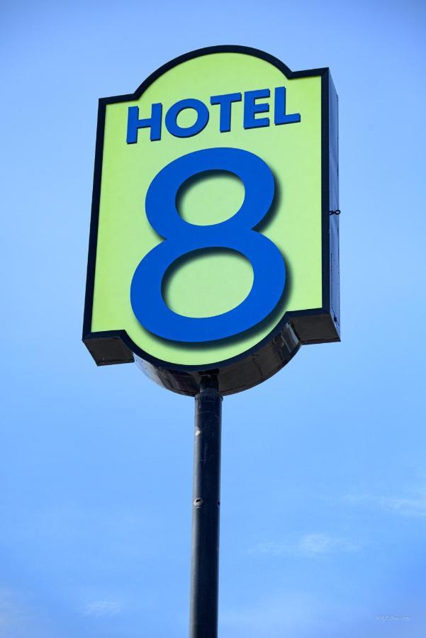 Hotel 8 Fergus Falls Екстер'єр фото