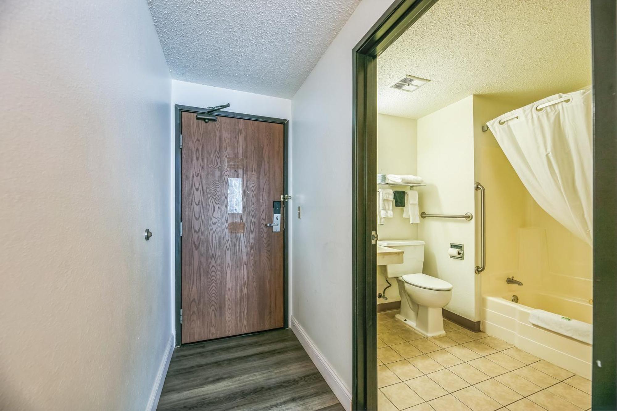 Hotel 8 Fergus Falls Екстер'єр фото