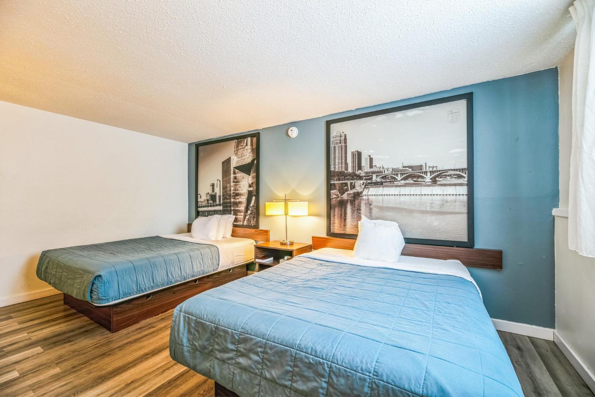 Hotel 8 Fergus Falls Екстер'єр фото