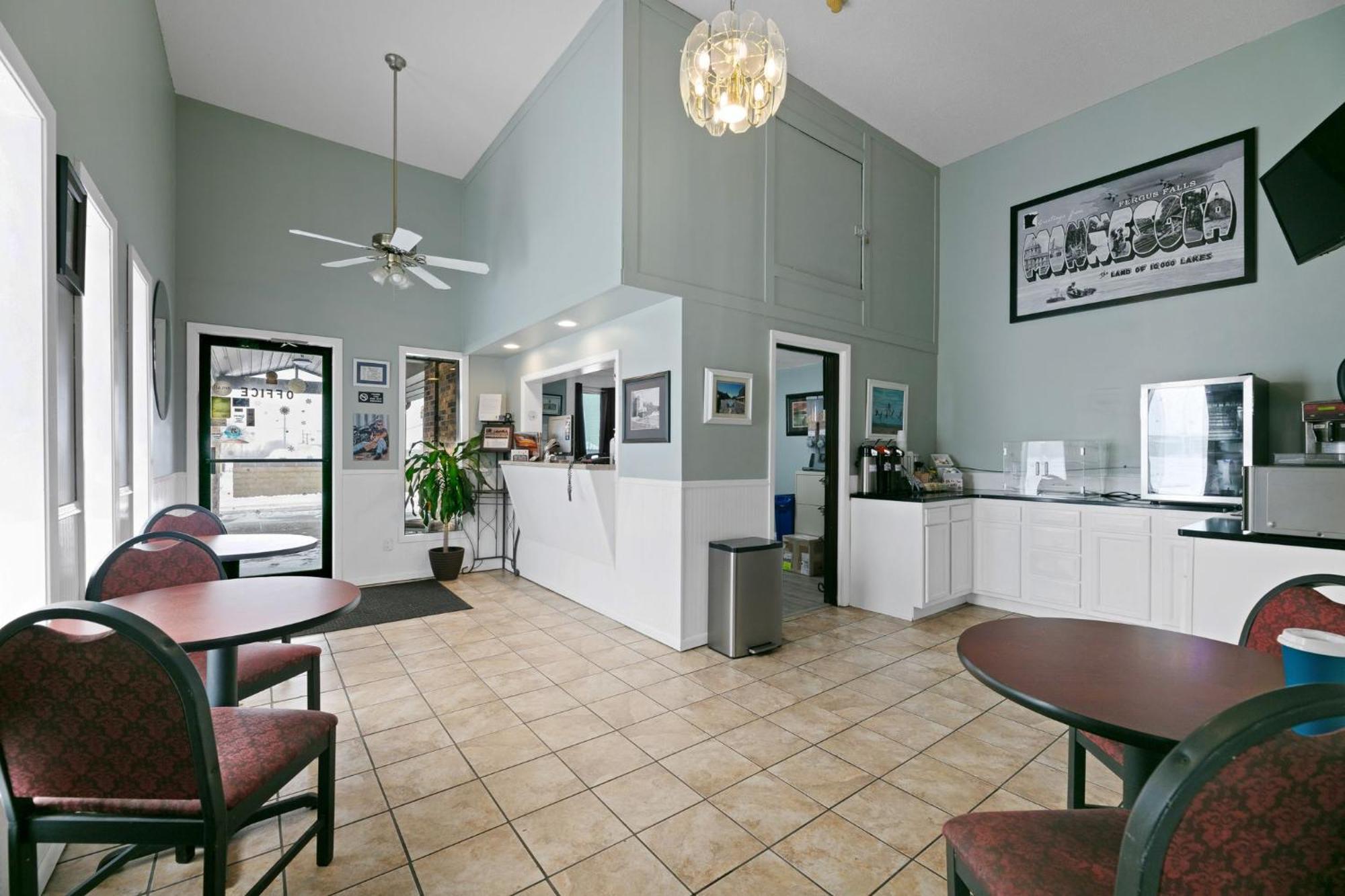 Hotel 8 Fergus Falls Екстер'єр фото